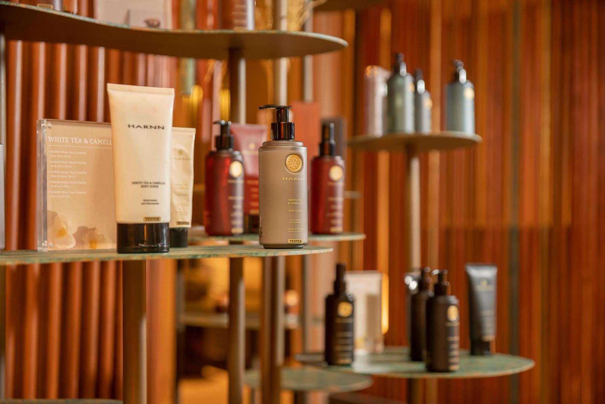 The Salil Hotel Riverside Bangkok Ngoại thất bức ảnh Products at the spa