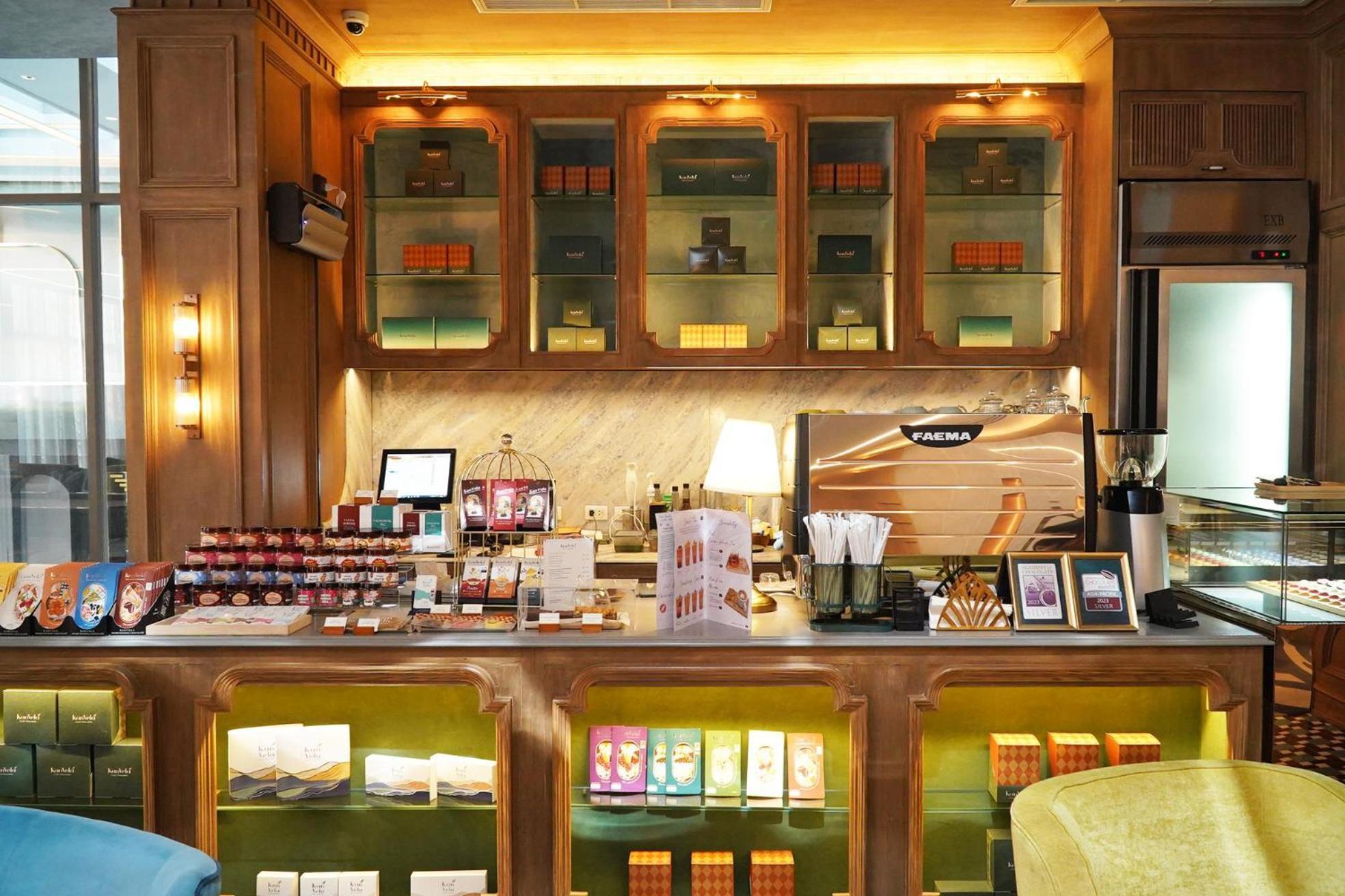 The Salil Hotel Riverside Bangkok Ngoại thất bức ảnh A tea bar in Hong Kong