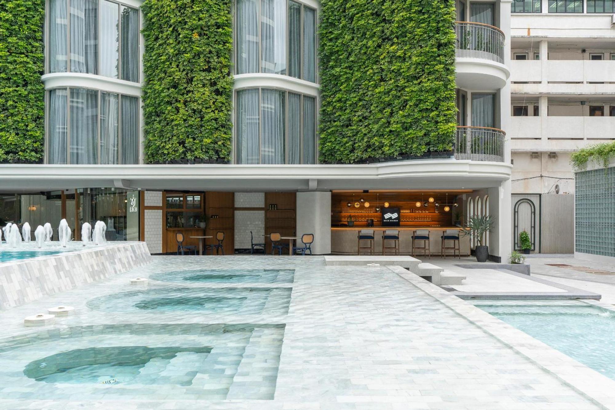 The Salil Hotel Riverside Bangkok Ngoại thất bức ảnh The hotel's pool