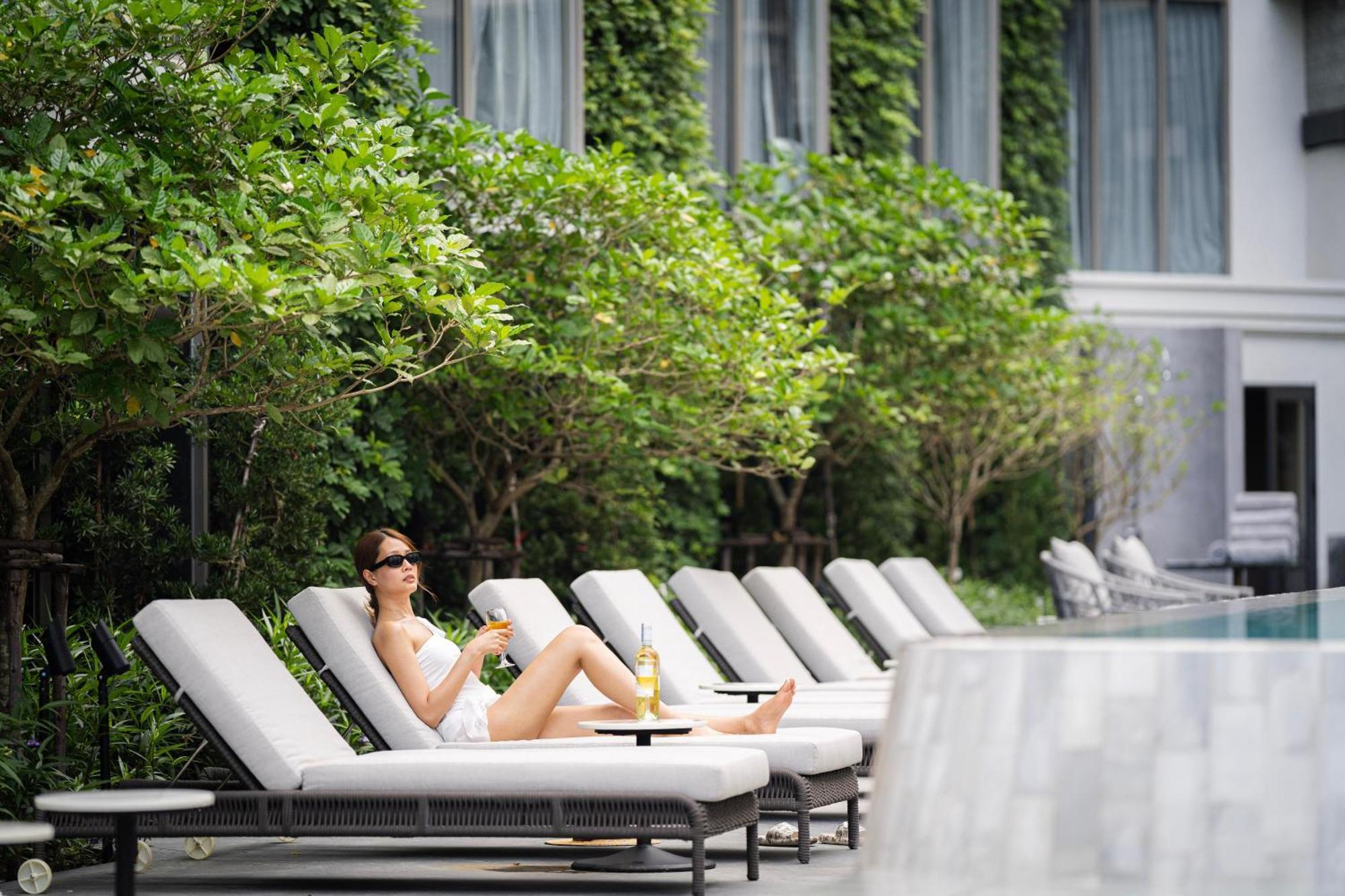 The Salil Hotel Riverside Bangkok Ngoại thất bức ảnh The Pool at The Hari