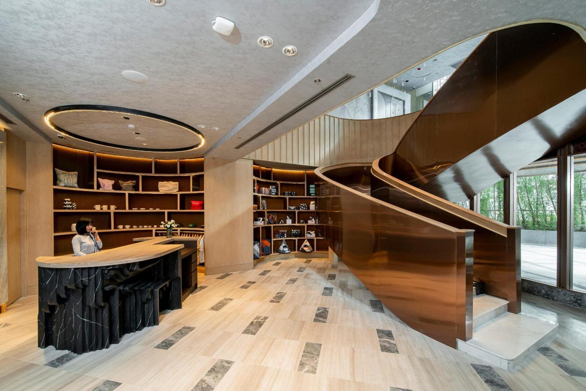 The Salil Hotel Riverside Bangkok Ngoại thất bức ảnh The lobby