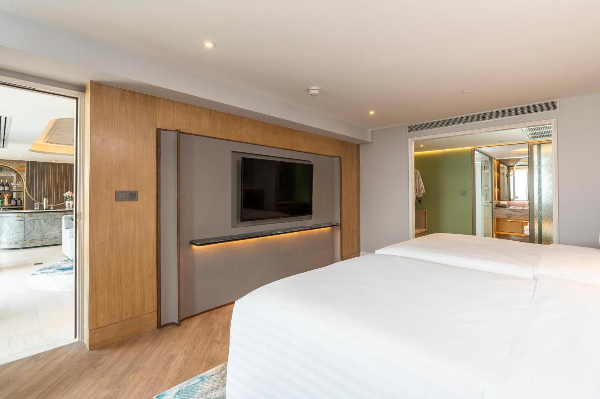 The Salil Hotel Riverside Bangkok Ngoại thất bức ảnh A bedroom at the hotel