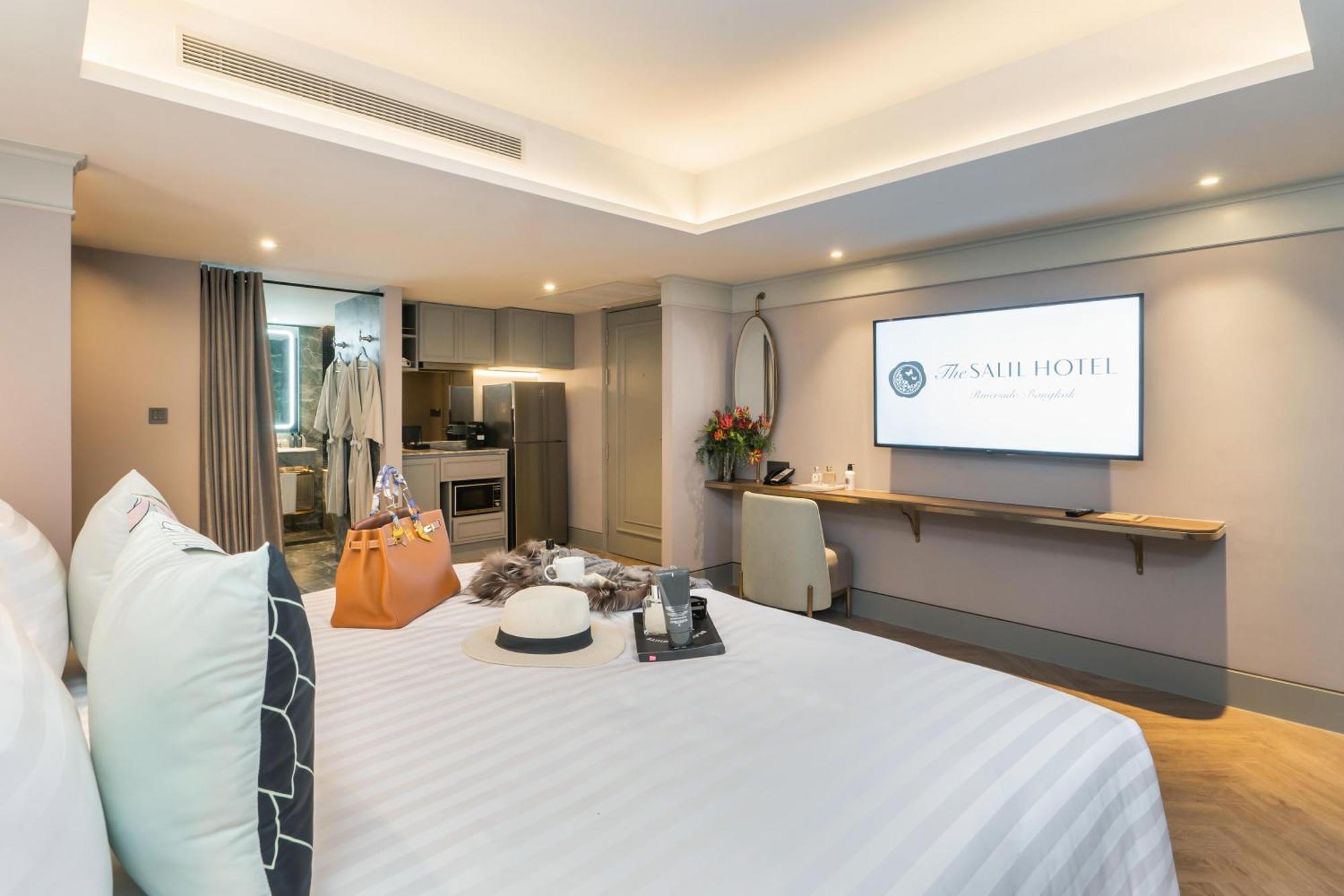The Salil Hotel Riverside Bangkok Ngoại thất bức ảnh Deluxe Suite